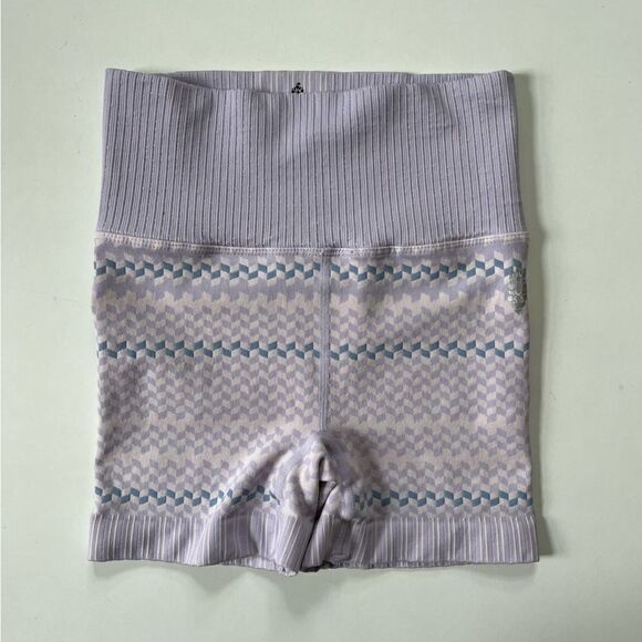 Good Karma Chevron Stripe Shorts Lavendar XS/S - Picture 2 of 6